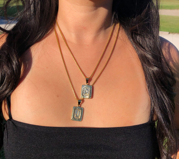 18K GOLD INITIAL MEDALLION NECKLACE