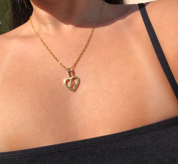 18K GOLD INITIAL HEART NECKLACE