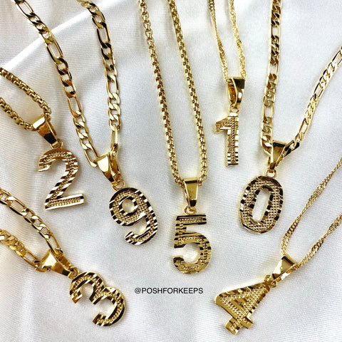 18K GOLD BLOCK NUMBER NECKLACE